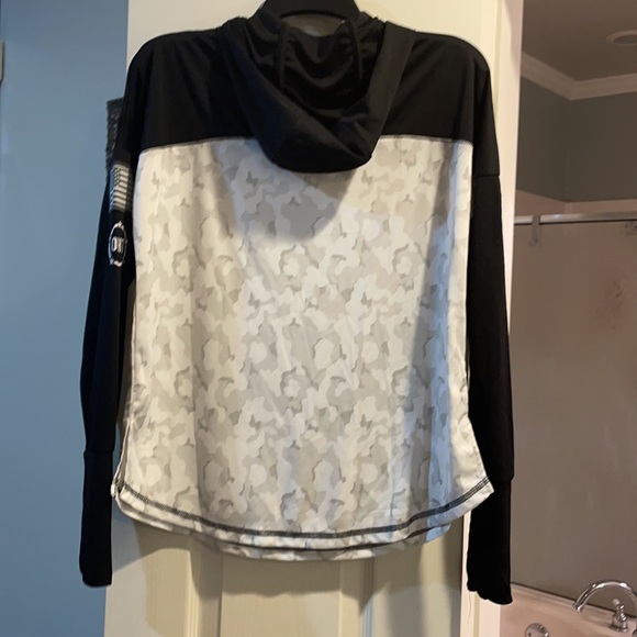 Texas Tech pullover Medium. BNWT. - Picture 7 of 8